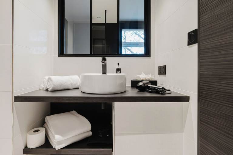 Bathroom 5, Les Lodges de Socrate, Eure