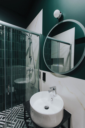 Bathroom 9
