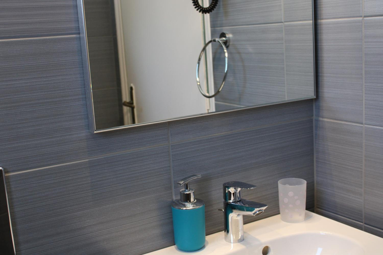 Bathroom 2, Blue Dolphin, South Aegean