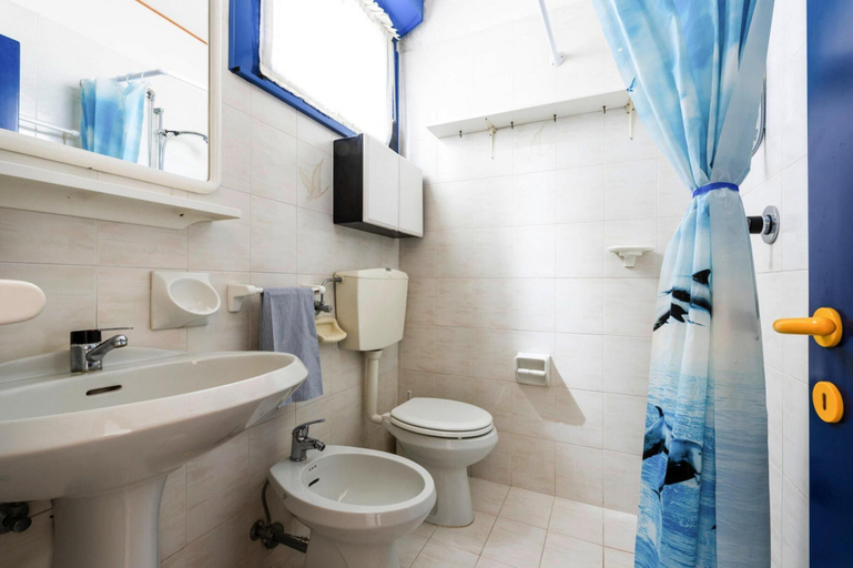 Bathroom 2, Condominio Vera Cruz in Bibione-ex TUI, Venezia