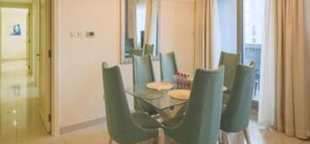 Room 5, Majestic3br in Maison Mallstreet, Dubai