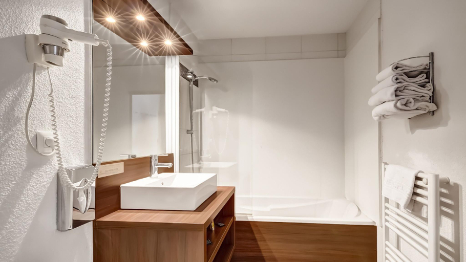 Bathroom 8