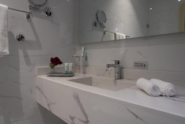 Bathroom 5, Lahdat Serviced Apartments, Jeddah