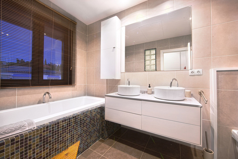 Bathroom 4, Villa in Spain Near Beach & Private Pool, Málaga
