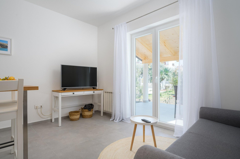 Living room 4, Attractive Apartment With Garden, Poreč