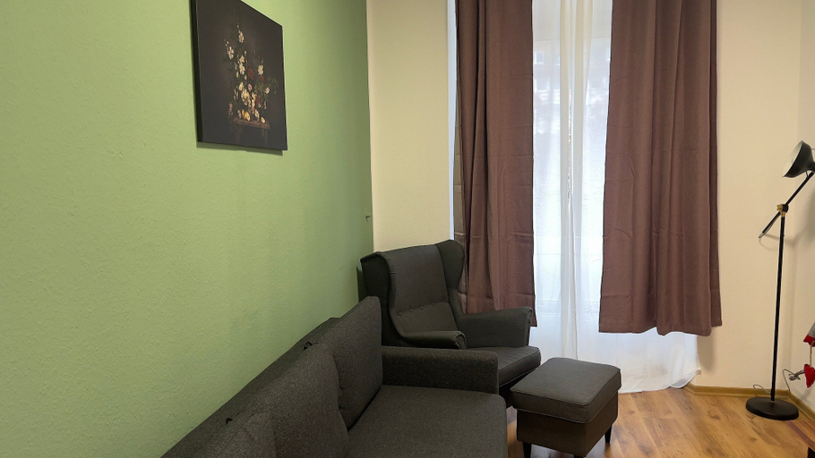 Living area 2, Cozy Koblenz Apartment With City Views, Koblenz