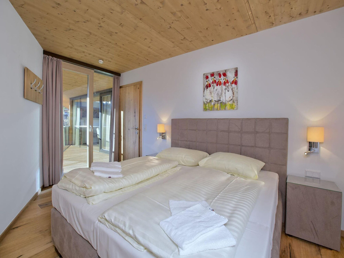 Bedroom 3, Modern Apartment With Balcony and Access to Sauna, Zell am See