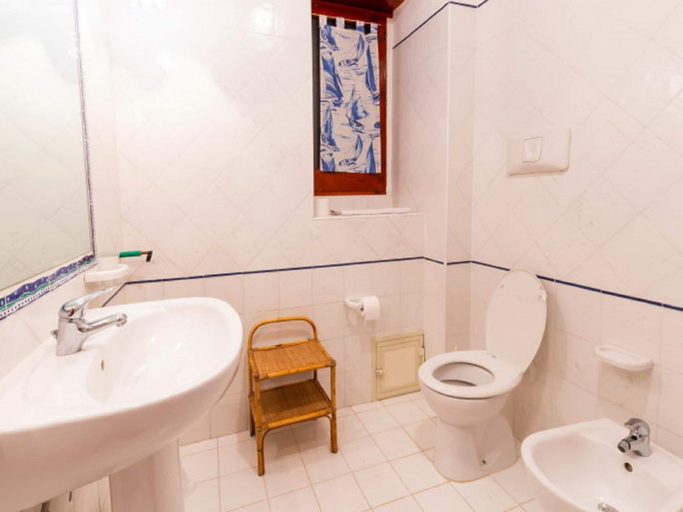 Bathroom 3, Belvilla by OYO Villa Nicola, Vibo Valentia