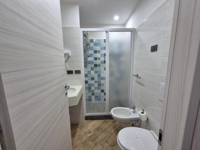 Bathroom 5, Appartamento Annunziata, Napoli
