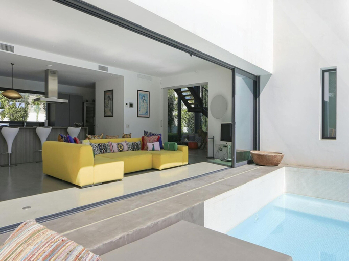 Spa treatment 5, Holiday Home With Manicured Gardens, Baleares