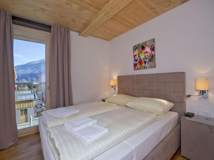 Bedroom 2, Modern Apartment With Balcony and Access to Sauna, Zell am See