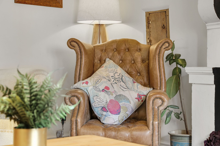 Room 4, Host Stay Lakeview Cottage - Upper Hulme, Staffordshire