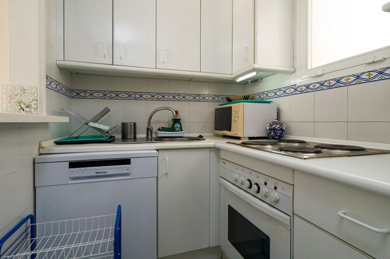 Private kitchen 3, Apartment in Marbella Near Costabella Beach, Málaga