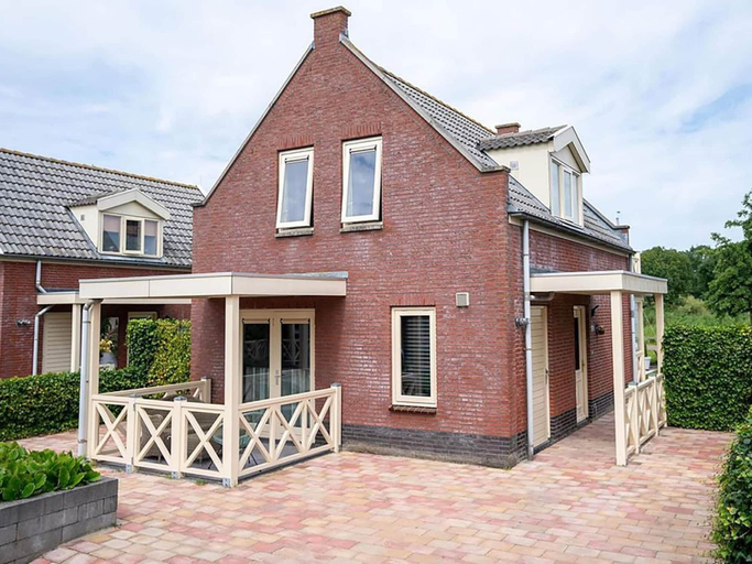 Exterior 5, Bungalow by Water Near Rotterdam, Bernisse
