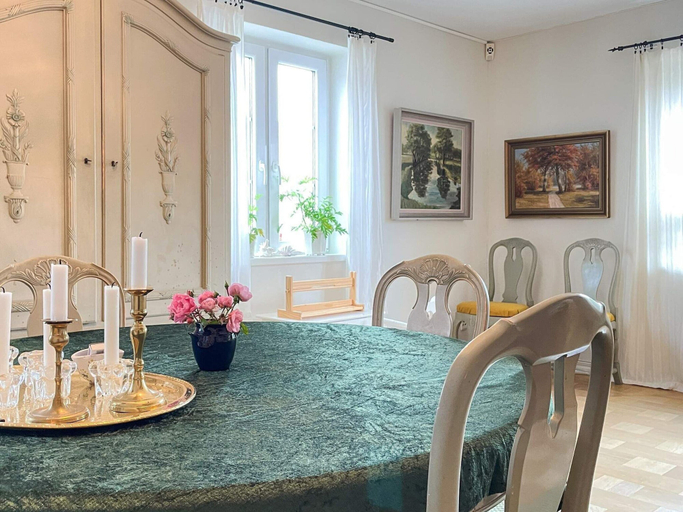 Dining 5, 4 Star Holiday Home in Malmo, Ystad