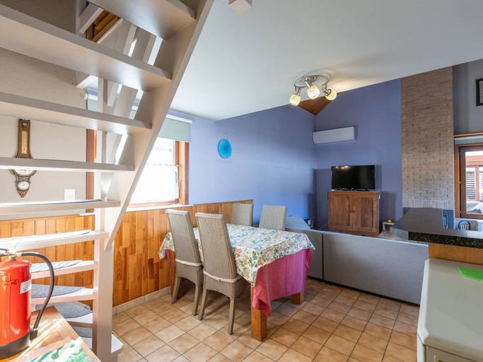 Dining 5, Charming Holiday Home Close to the sea, West-Vlaanderen