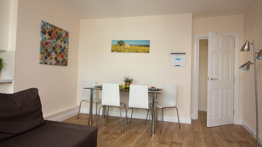 Others 5, Stayzo Serviced Accommodation 16 Premier Lodge, Southampton