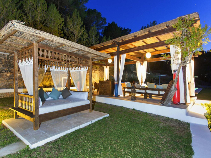 Exterior 3, Holiday Home With Barbecue Space, Baleares