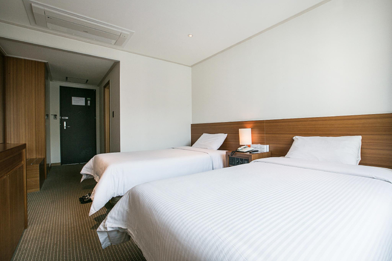 Bedroom 8