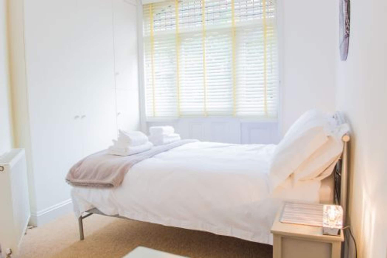 Room 3, Host Stay Apartment 2 York Terrace, Norfolk