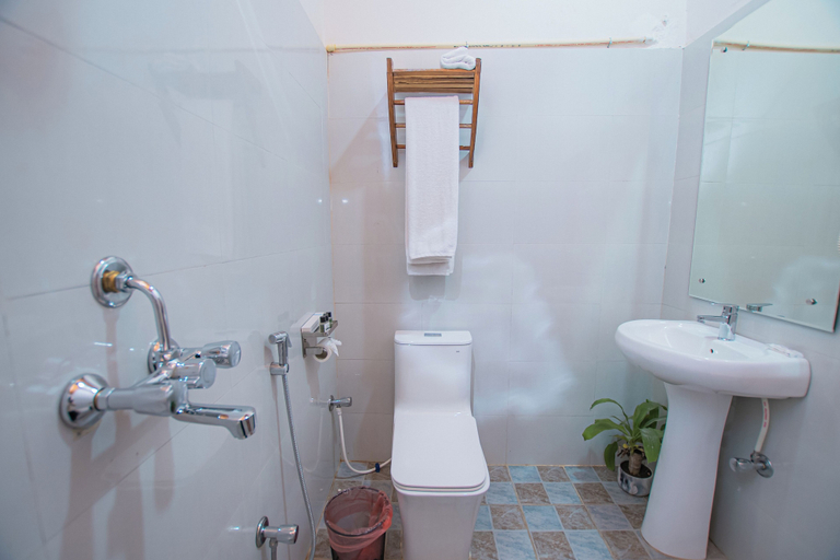 Bathroom 5, Harness Zipline And Adventure Resort, Dhaualagiri