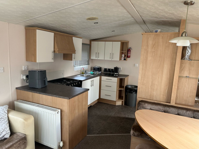 Private kitchen 3, 3 Bedroom Caravan - Sleeps 6, Pool & Garden, Denbighshire