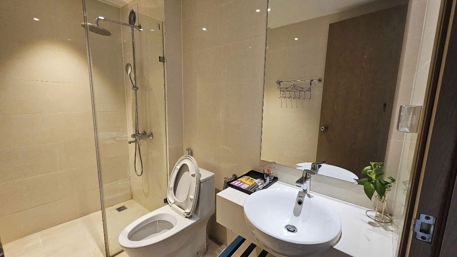 Bathroom 3, Angela House Ha Long, Hạ Long