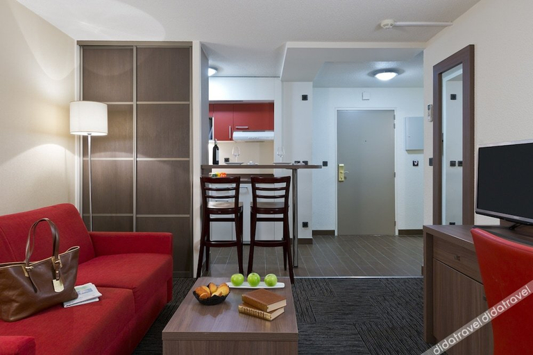 Others 4, Residence La Reserve, Ain