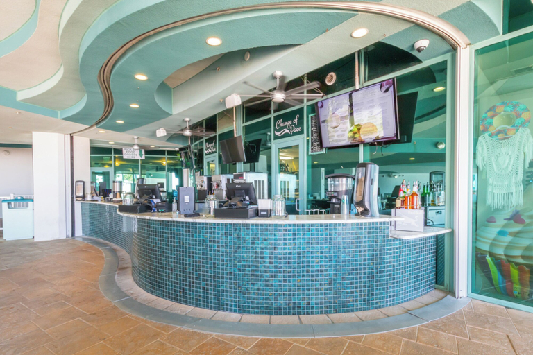 Food & Drinks, Turquoise Place 1807 D, Baldwin