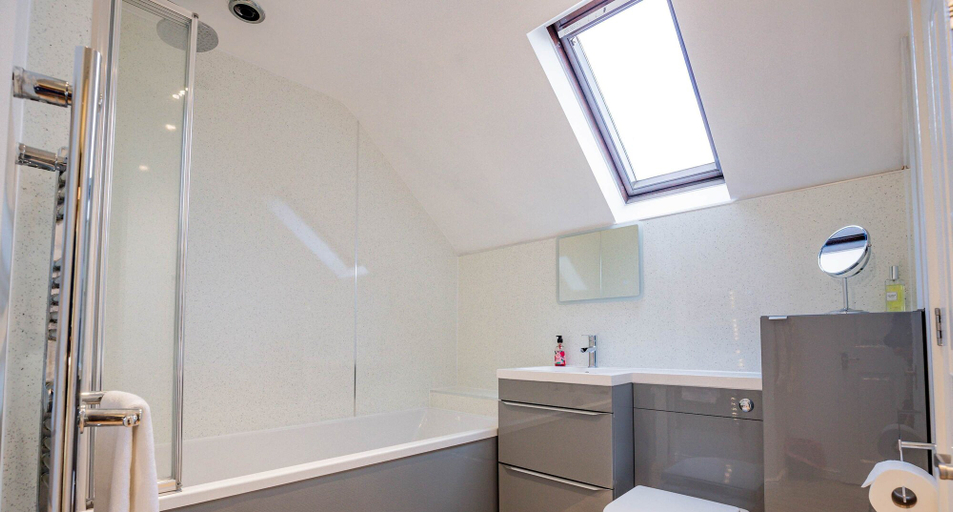 Room 4, Host Stay Chichester Close, Herefordshire