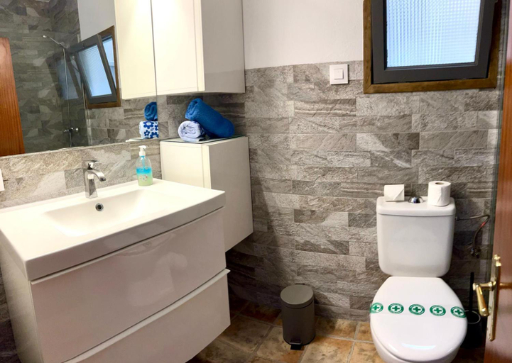 Bedroom 2, Ap NURIMAR 2 con Aire Acondicionado en Centro del Pueblo, Girona