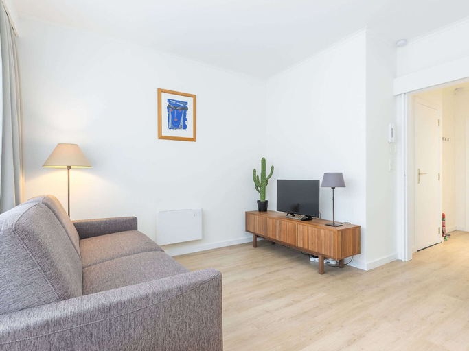 Living area 3, Spacious Studio Near Seafront, West-Vlaanderen