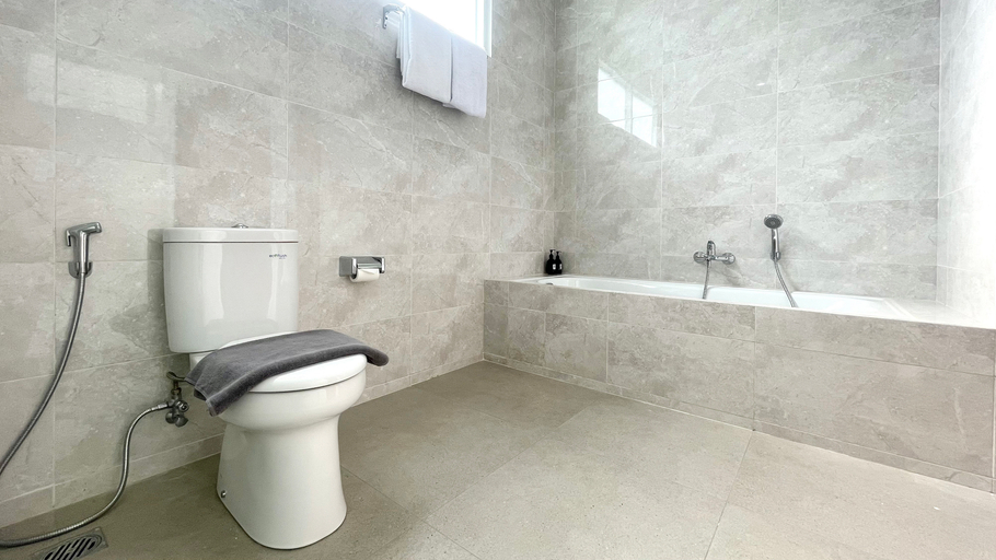 Bathroom 8
