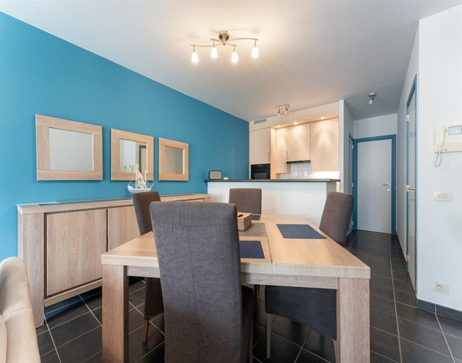 Dining 5, Apartment in Blankenberge near Belgium Pier, West-Vlaanderen