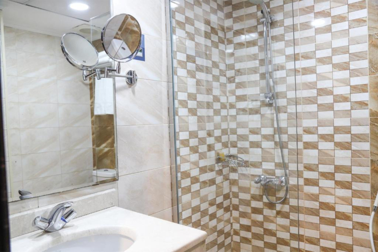 Bathroom 4, ABRAJ AL TAYSEER TUWA HOTEL by IHG, Makkah