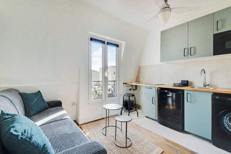 Living area 5, Intimate Studio for 2 People - Batignolles, Paris