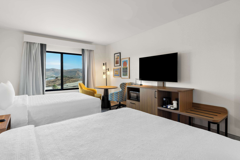 Bedroom 3, Hampton Inn & Suites Corona, Ca, Riverside