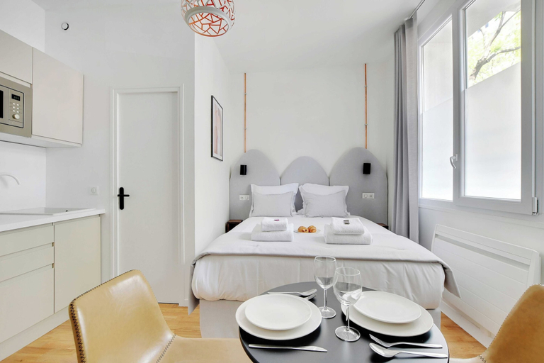 Room 2, Cute Studio in Eclectic 18th District - 1, Paris