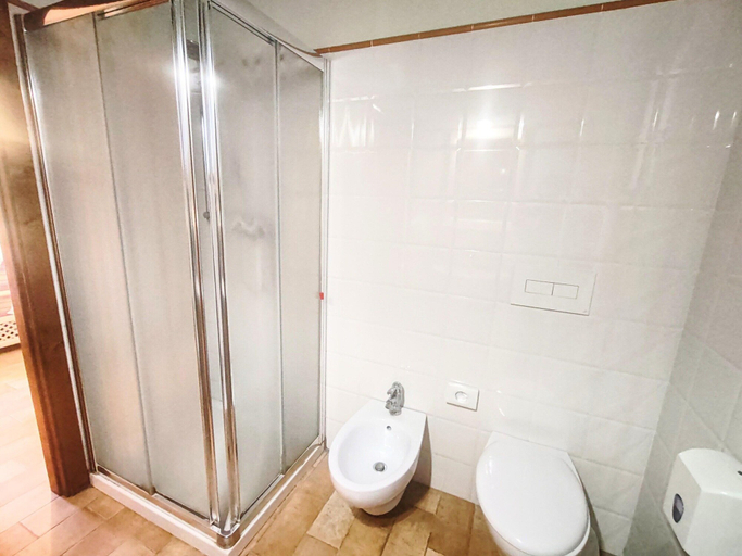 Bathroom 5, Apartment With Shared Pool, Ancona