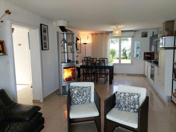 Living room 5, Apartment in Plouguerneau by Sandy Beach, Finistère