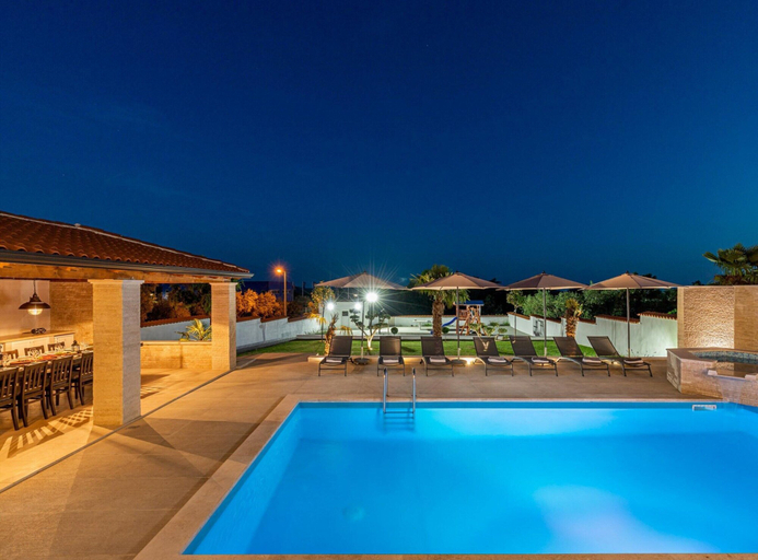 Pool 2, Aesthetic Villa With Private Pool, Poreč