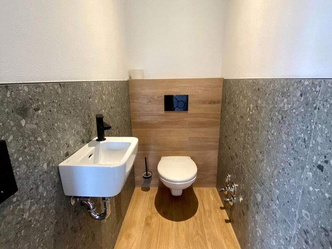 Bathroom 1, Apartment in Saalfelden near Ski Slopes, Zell am See