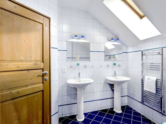 Bathroom, Spacious Apartment With Easy Connectivity, Semily