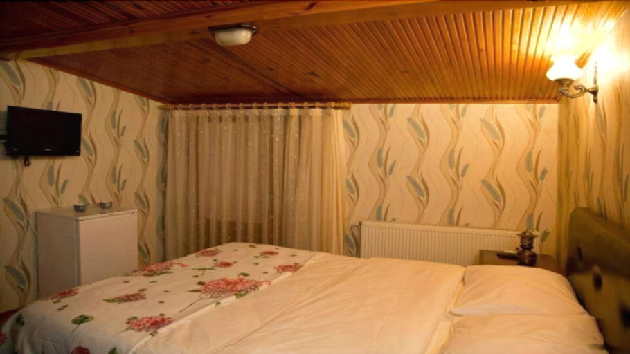 Bedroom 5, Halikarnas Butik Hotel, Adalar