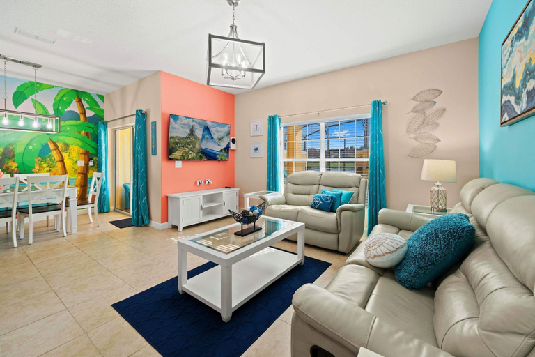 Room 2, Welcome to Your Luxury Moana Villa, Osceola