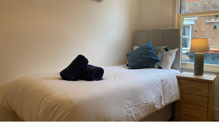 Bedroom 3, De Parys Self Catering Flat 2 in Bedford, Bedfordshire