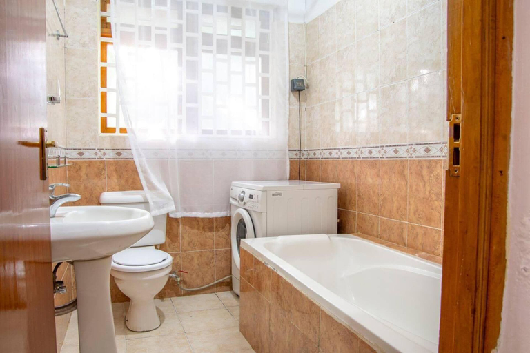 Bathroom 2, Unique 2BR United Nation Bluezone Perimeter, Roysambu