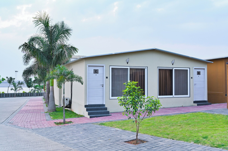 Exterior & Views 2, Elegant Waterfront Resort, Pune