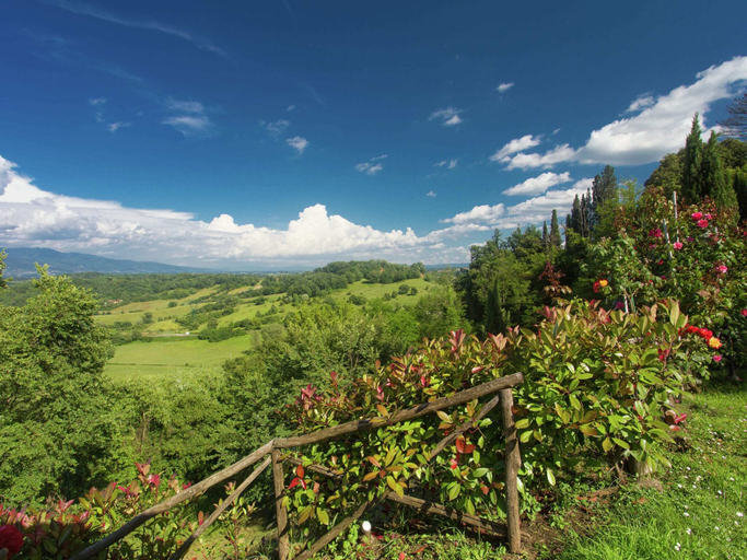 Garden, Apartment in Tuscany With Pool & Garden, Florence