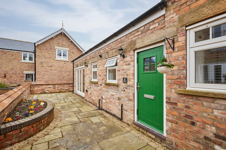 Room 2, Host Stay Jubilee Close, North Yorkshire